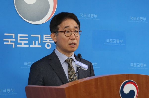 박선호 국토교통부 1차관이 지난 7일 정부세종청사에서 2019년 국토부 업무계획을 설명하고 있다. (사진=뉴시스 제공)