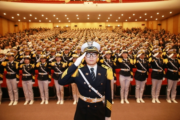 지난달 28일 충남 아산 경찰대학에서 열린 2019학년도 입학식에 참석한 신입생들. [사진=경찰대 제공]