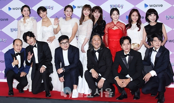 2019 SBS연예대상 포토월 행사에 참석한 불타는 청춘 출연자들