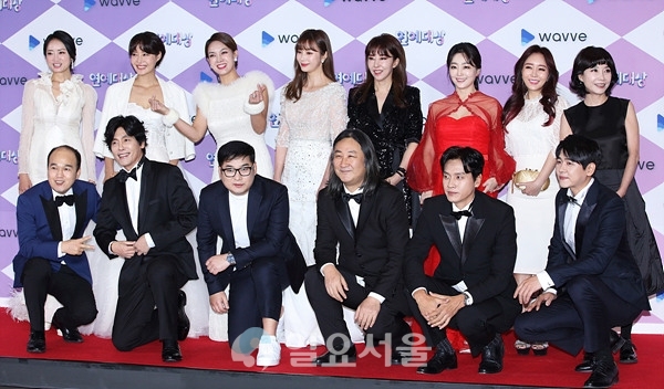 2019 SBS연예대상 포토월 행사에 참석한 불타는 청춘 출연자들