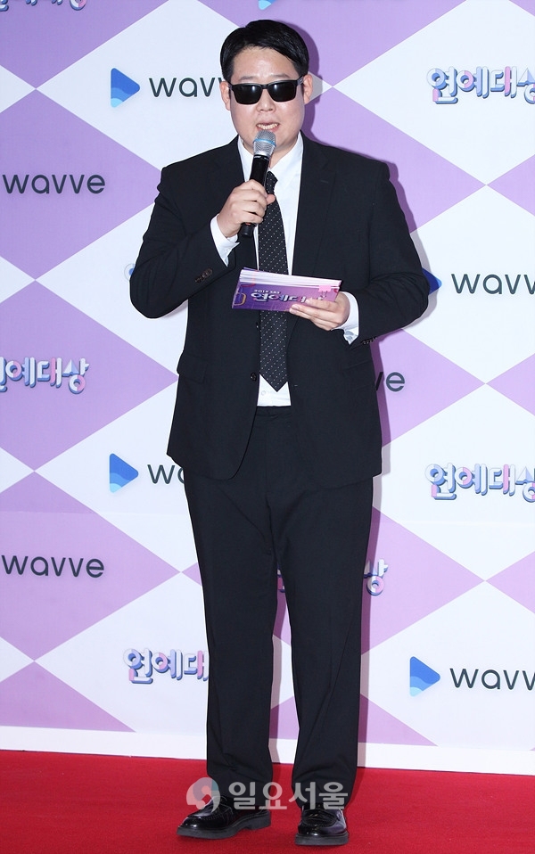2019 SBS연예대상 포토월 행사에 참석한 김그라