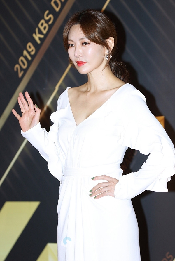 2019 KBS연기대상 레드카펫 행사에 참석한 김소연