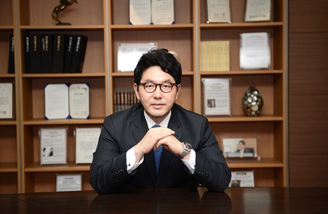 법무법인 YK 강경훈 형사전문 변호사