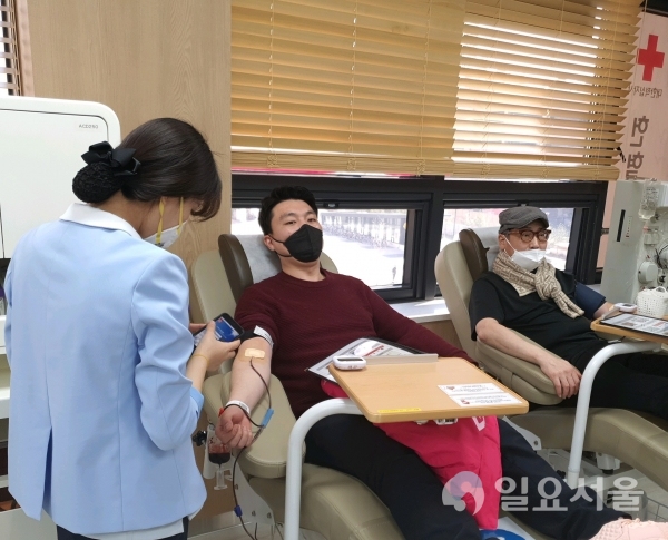박진호 헌혈 사진