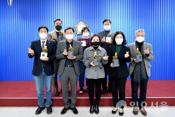김포시의회, 화훼업계 돕기 캠페인 동참