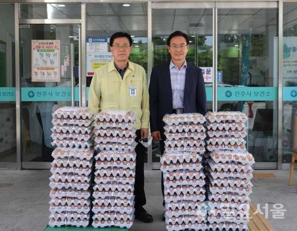 금포농원 대표 코로나19로 고생하는 의료진에게 구운 계란 기부