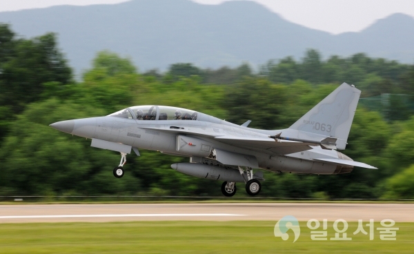 TA-50 전술입문기 이륙 @ 한국항공우주산업(주) 제공