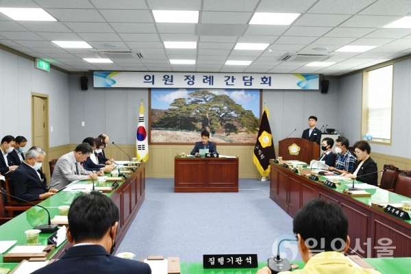 합천군의회는 7일 오전, 후반기 원구성 이후 첫 의원정례간담회를 개최했다.
