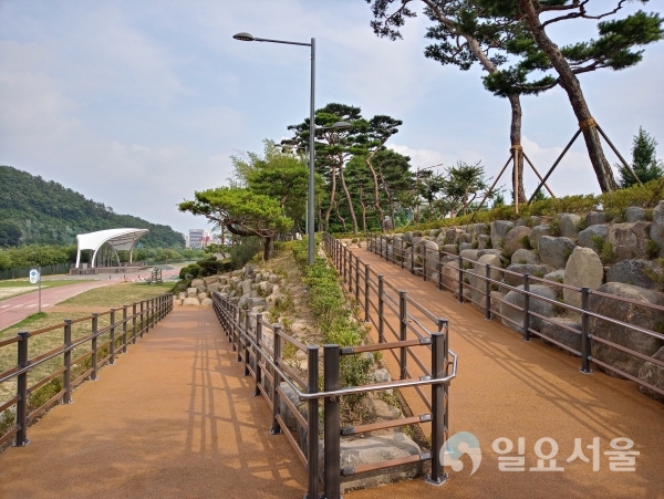 남가람공원 칠암둔치 안전하고 편리한 보행로 설치