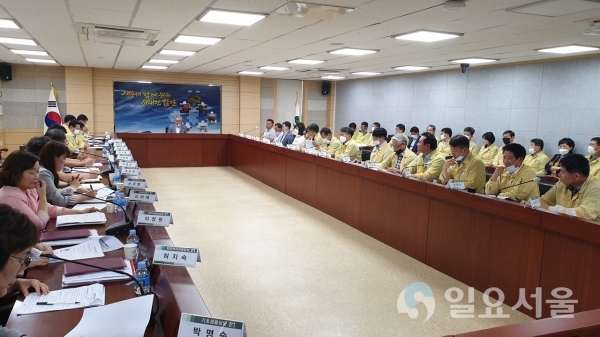 함안군이 지난 16일 군청 별관 3층 중회의실에서 김준간 부군수 주재로 ‘전보발령 담당주사 업무보고회’를 가졌다.