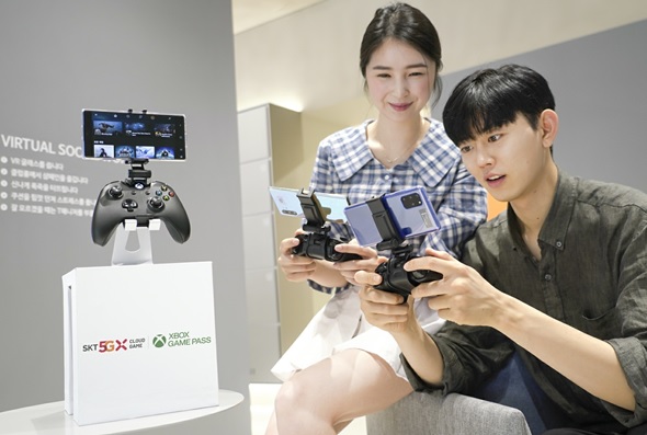 SK텔레콤과 마이크로소프트가 손잡고 5G 기반 엑스박스 클라우드 게임의 한국 서비스를 예고했다.. [SK텔레콤]