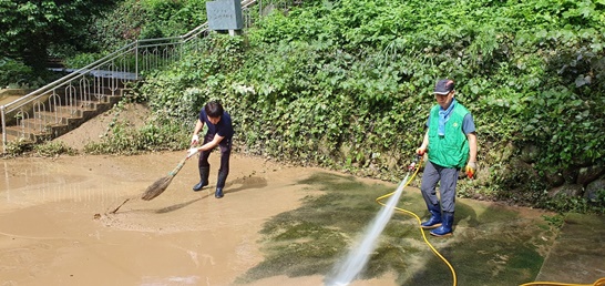 전남 광양시자원봉사자, 호우 피해지역에서 구슬땀 흘려(다압면 봉사활동)