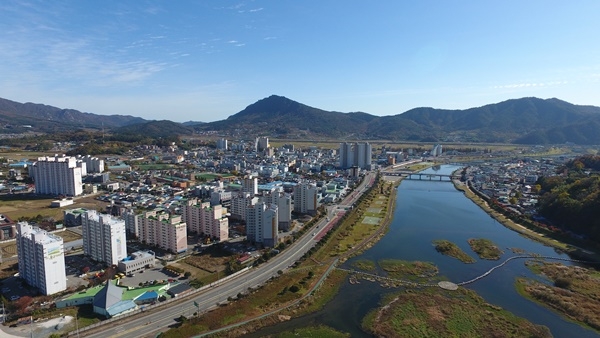 전남 장흥읍과 탐진강시가지 전경