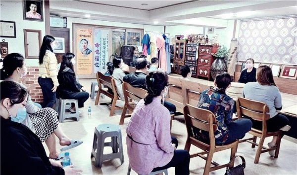 이명희 명창의 문하생들은 지난 12일 긴급 대책회의를 개최했다.