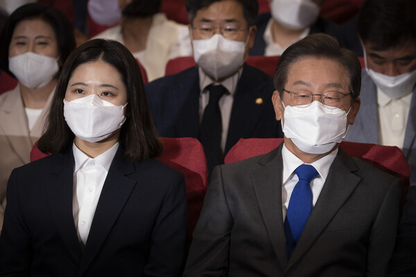 박지현 전 더불어민주당 비상대책위원장, 이재명 더불어민주당 의원. [뉴시스]