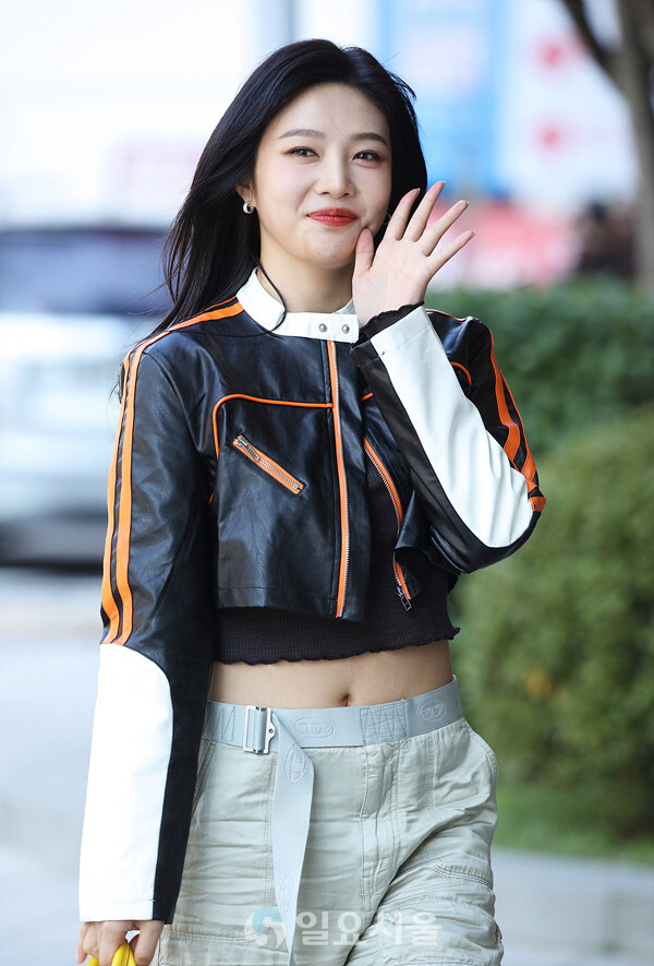 [일요서울 포토] 상큼하게 입장하는 '레드벨벳 조이'
