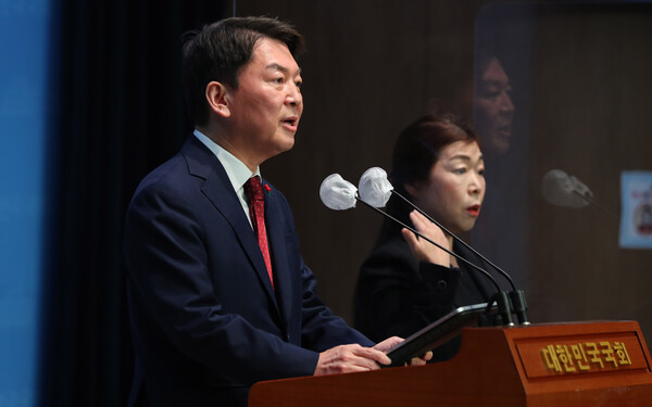 안철수 국민의힘 의원이 9일 오전 서울 여의도 국회에서 당대표 출마 선언을 하고 있다. [뉴시스]