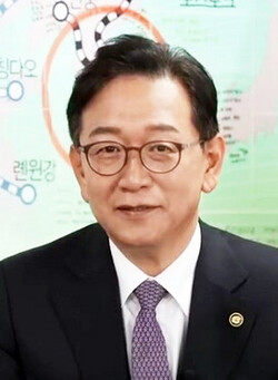 석동현 민주평통 사무처장.