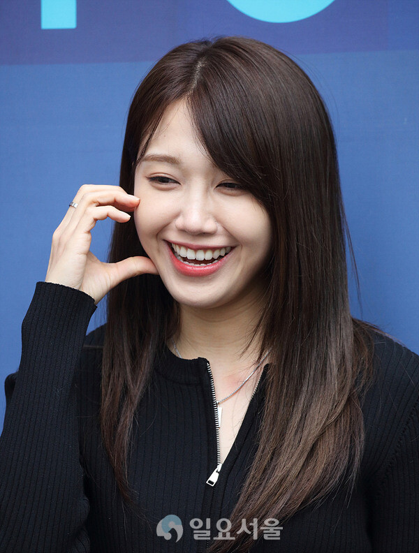 IS포토] 에이핑크 정은지, 수줍 얼굴하트 '어이쿠야~' < 연예포토 < 포토 < 기사본문 - 일요서울i