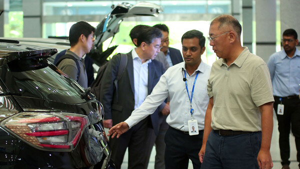 정의선 현대차그룹 회장이 지난 8월 8일 세계에서 가장 주목받고 있는 자동차 시장인 인도를 방문해, 인도 최고 자동차 메이커로 확고히 자리매김하는 동시에 미래 성장 기반을 다지기 위한 전략을 점검했다. [제공 : 홍보팀]