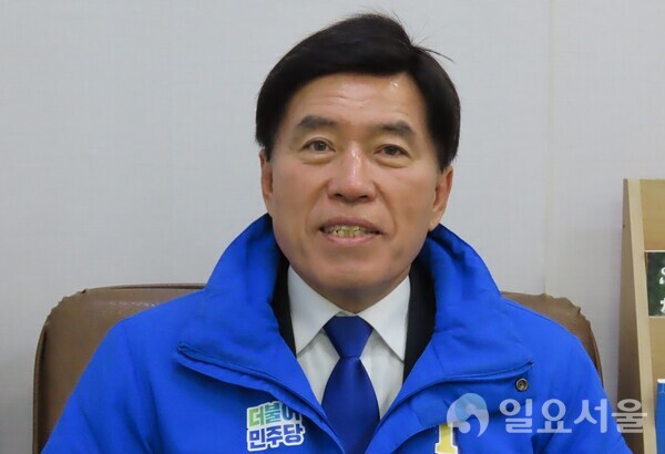 더불어민주당 황인호 전 대전동구청장이 내년 총산 출마의지를 피력하고 있다.[사진 = 육심무 기자]