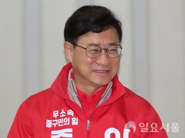 무소속 이동한 대전중구청장 재선거 예비후보.[사진 = 육심무 기자]