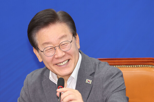 환하게 웃는 이재명 전 대표. 뉴시스.