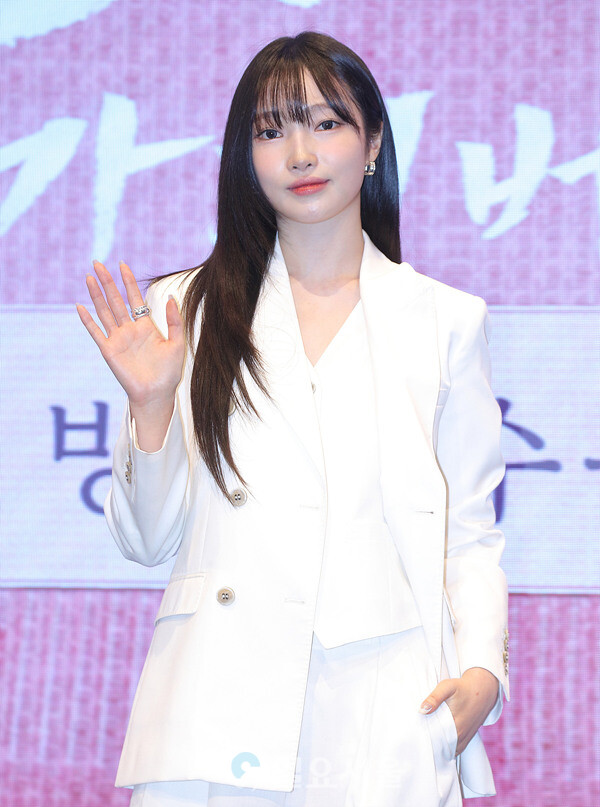[IS포토] <b>지혜원</b>, <b>남주의 첫날밤</b>을 가져버렸다 '악녀 도화선'