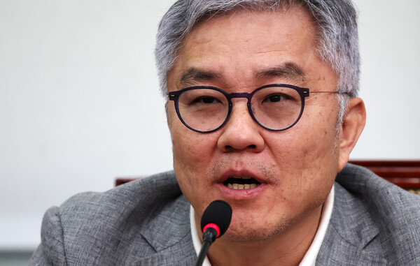 최강욱 전 더불어민주당 교육연수원장 [뉴시스]