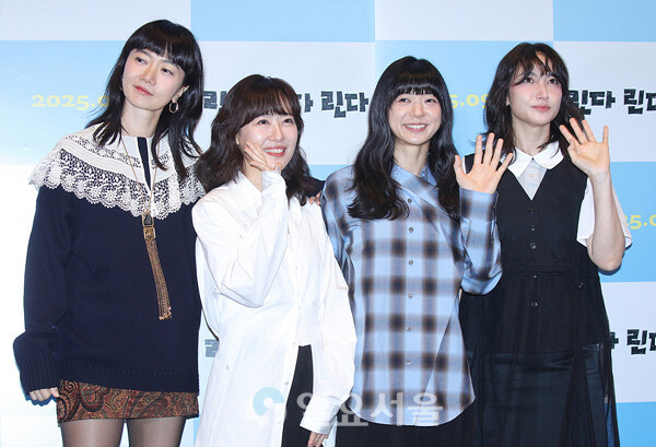 영화 린다 린다 린다 언론시사회에 참석한 배두나-마에다 아키-세키네 시오리-카시이 유우