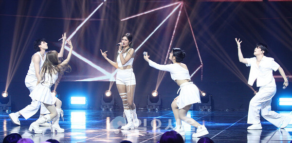 MBC M 음악방송 쇼챔피언에 출연한 DNA