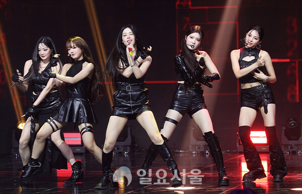 MBC M 음악방송 쇼챔피언에 출연한 위치스(WiTCHX)