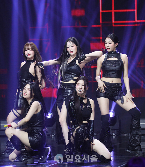 MBC M 음악방송 쇼챔피언에 출연한 위치스(WiTCHX)