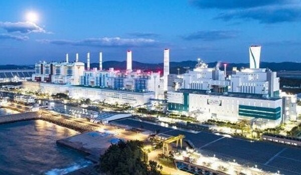 충남도는 석탄화력발전소의 연료를 천연가스 등으로 전환하는 것을 지원키로 했다.[ 사진 = 충남도]