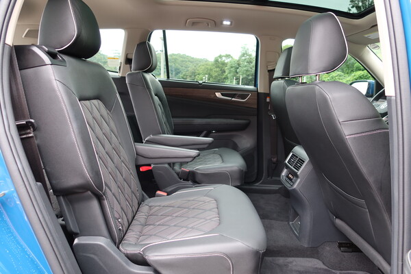 폭스바겐 아틀라스 2열 [이정하 자동차전문기자]