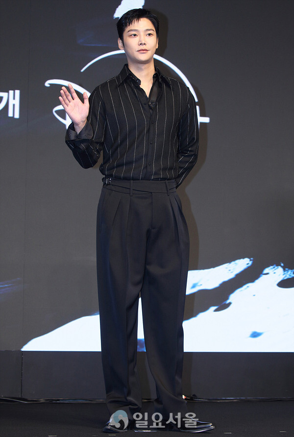 디즈니+ 사극 탁류 제작발표회에 참석한 로운