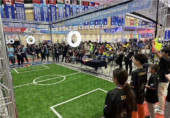  ‘2025 전주드론축구월드컵(FIDA World Cup Jeonju 2025)’이 25일 전주월드컵경기장에서 개막식과 함께 4일간의 대장정에 돌입했다.