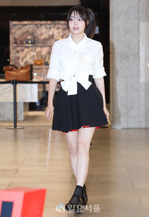 현데이 프로모션 오픈 포토콜 행사에 참석한 QWER 시연