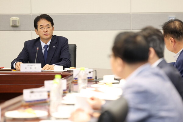 대한민국대도시시장협의회 제7차 정기회의에서 발언 중인 이동환 고양특례시장