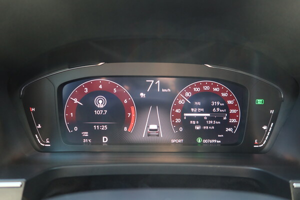 혼다 파일럿 블랙 에디션 디지털계기판 [이정하 자동차전문기자]