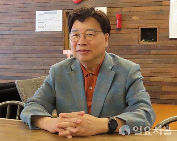 권선택 전 대전시장은 대전의 랜드마크로 자리한 엑스포 개발 사업에 뿌듯함을 느낀다고 말했다.{사진 = 육심무 기자]