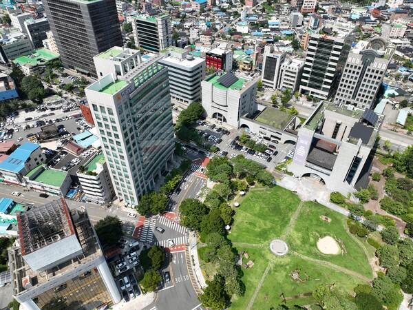 전주시가 시청사 별관으로 사용하기 위해 매입한 옛 현대해상 건물에 대한 리모델링에 착수한다.