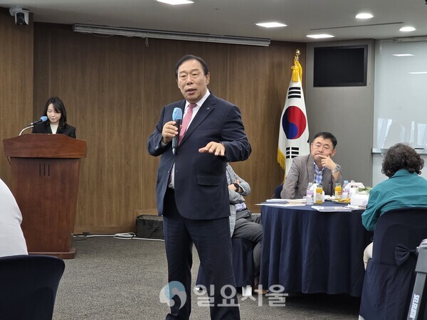 기자간담회에서 발언하는 최민호 세종시장(사진=김교연 기자)