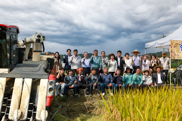 연천군 풍년기원 벼베기 행사. /사진 제공=연천군