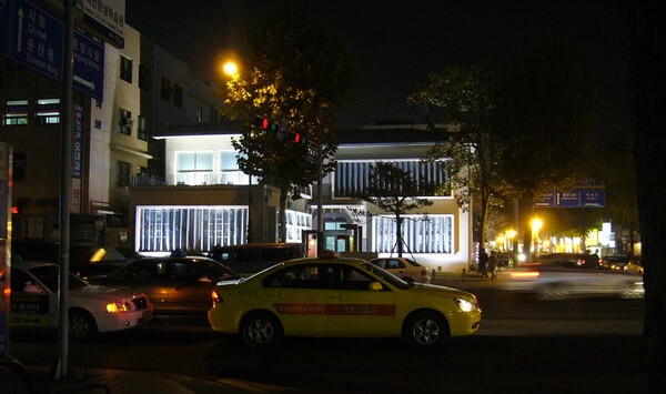 대전창작센터 야경. [사진 = 대전시립미술관]