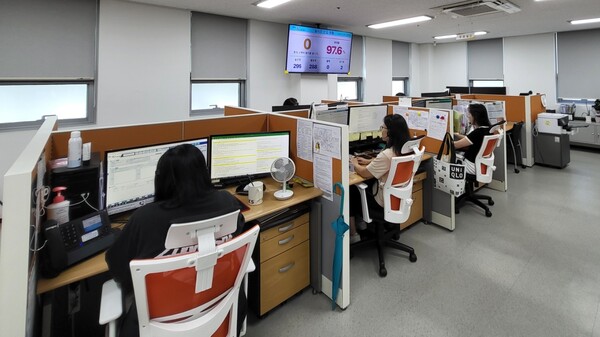 민원콜센터 내부 모습. / 사진 제공=김포시