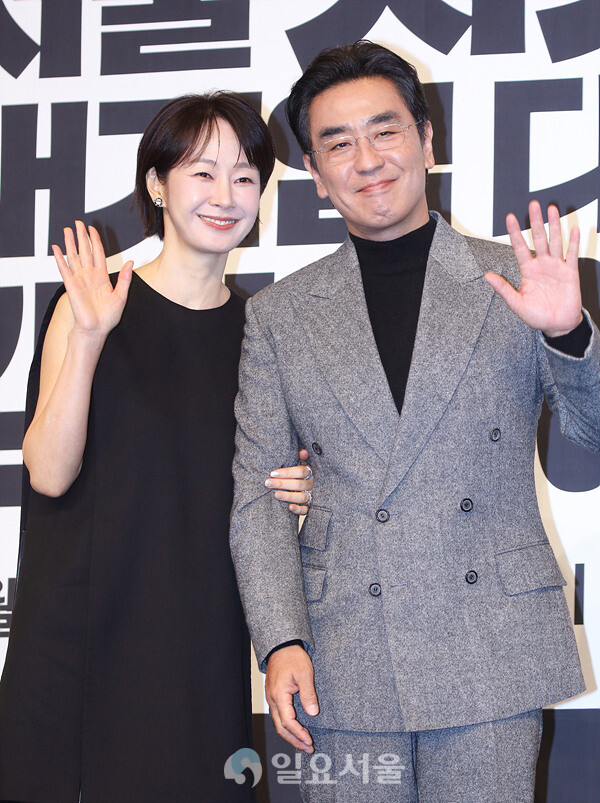 드라마 서울 자가에 대기업 다니는 김부장 이야기 제작발표회에 참석한 명세빈-류승룡