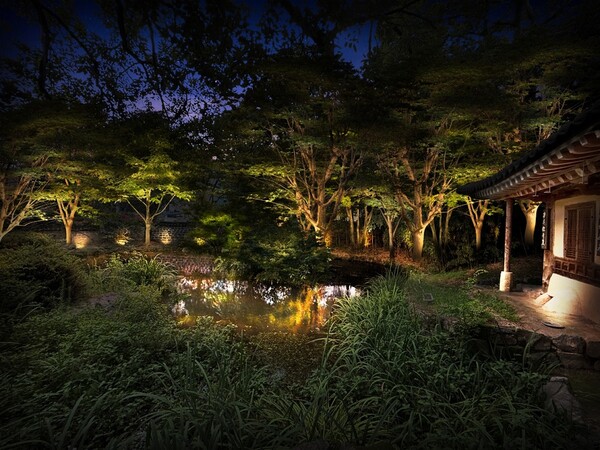 대전시 우암사적공원 남간정사 연지 야경.[사진 = 대전시]