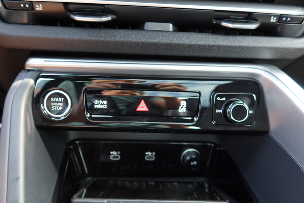 더 뉴 아우디 Q5 40 TDI 콰트로 시동버튼 [이정하 자동차전문기자]