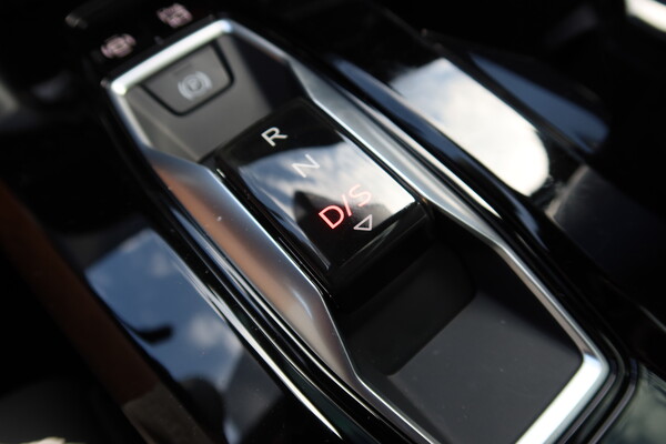 더 뉴 아우디 Q5 40 TDI 콰트로 기어버튼 [이정하 자동차전문기자]